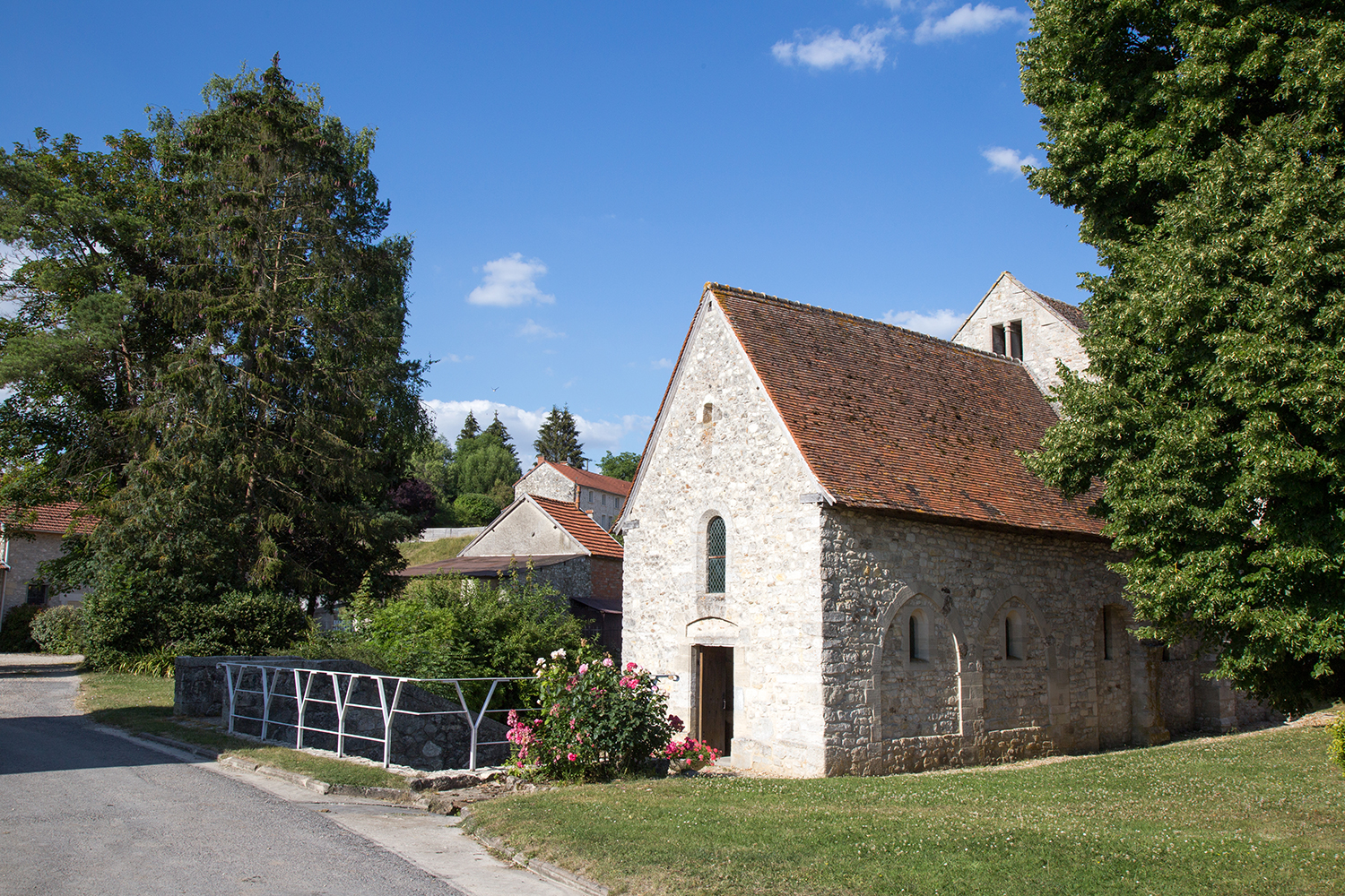 IMG_0092_maison-huiban-jonquery-eglise